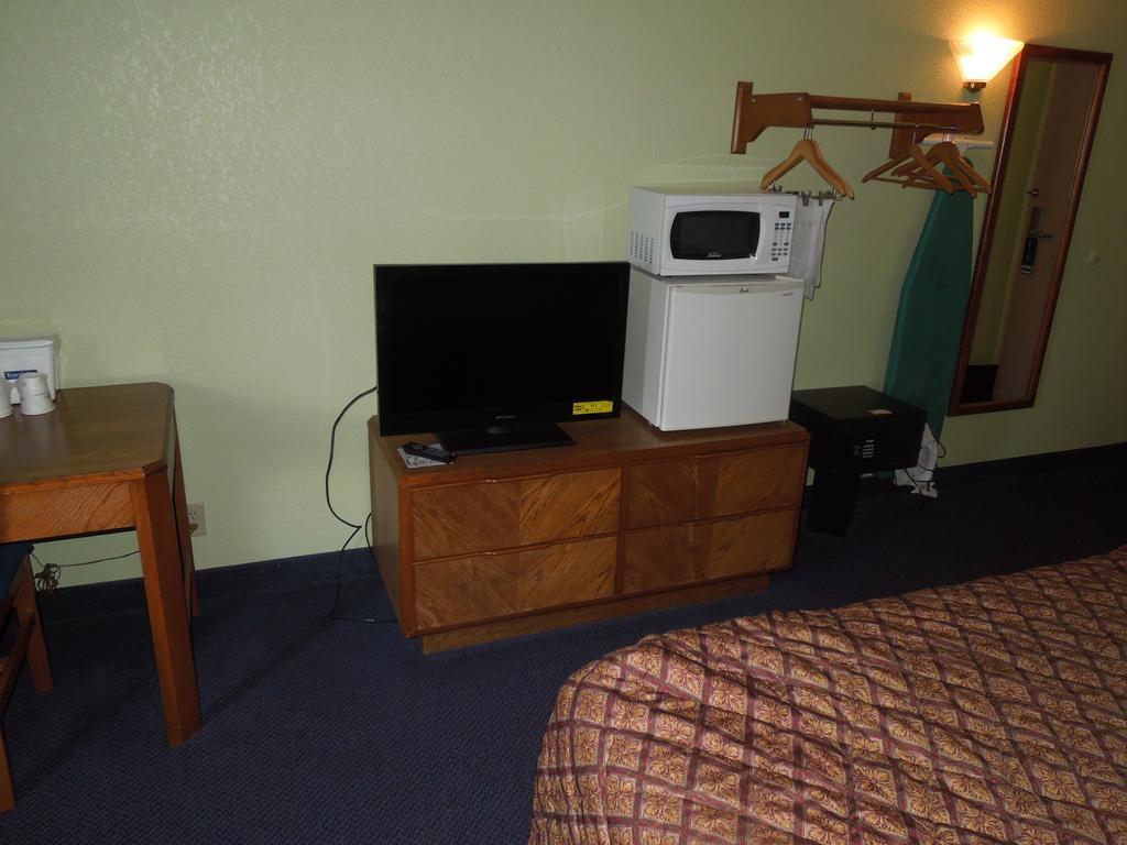 Travelodge - Cincinnati シャロンビル 部屋 写真