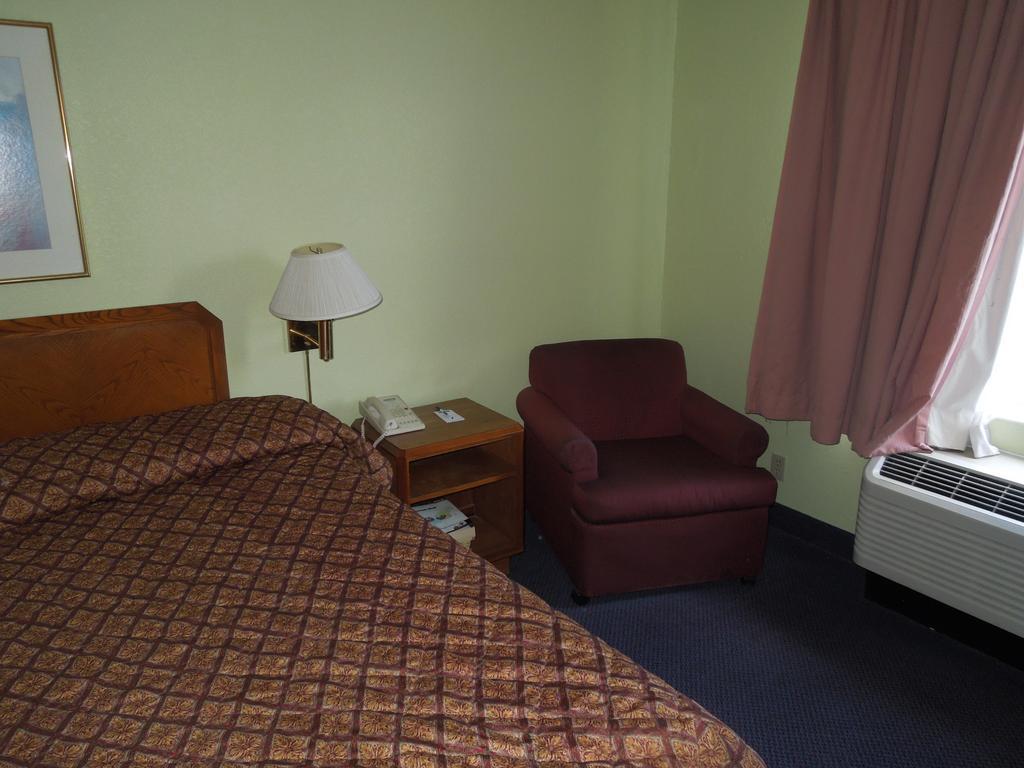 Travelodge - Cincinnati シャロンビル 部屋 写真