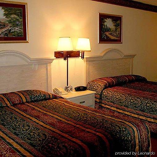 Travelodge - Cincinnati シャロンビル エクステリア 写真