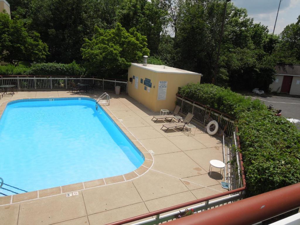Travelodge - Cincinnati シャロンビル エクステリア 写真